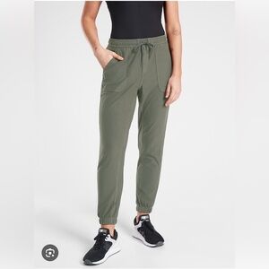 Athleta Farallon Jogger | Olive Green | M